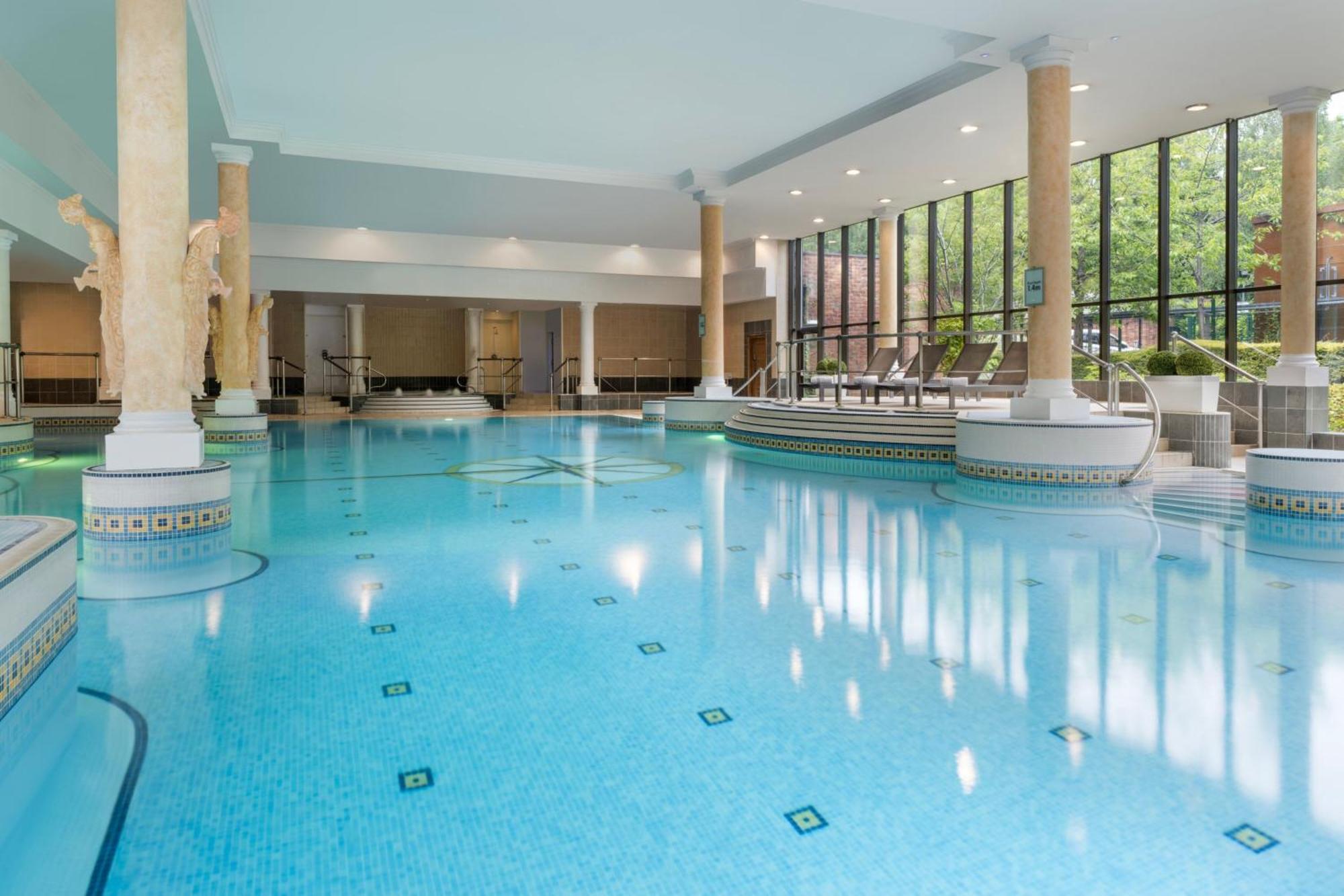 Delta Hotels By Marriott Manchester Airport Hale  Exterior foto
