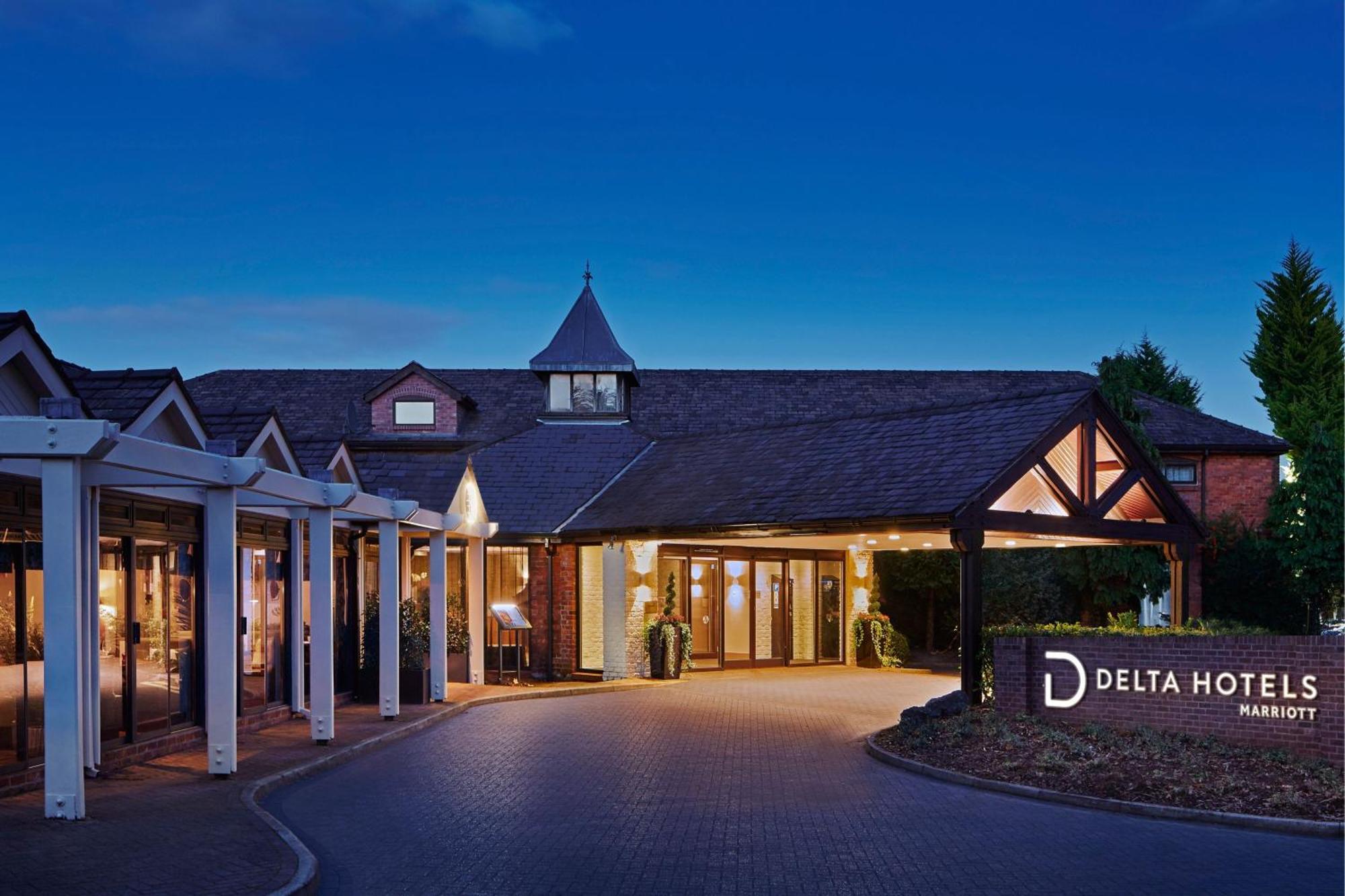 Delta Hotels By Marriott Manchester Airport Hale  Exterior foto