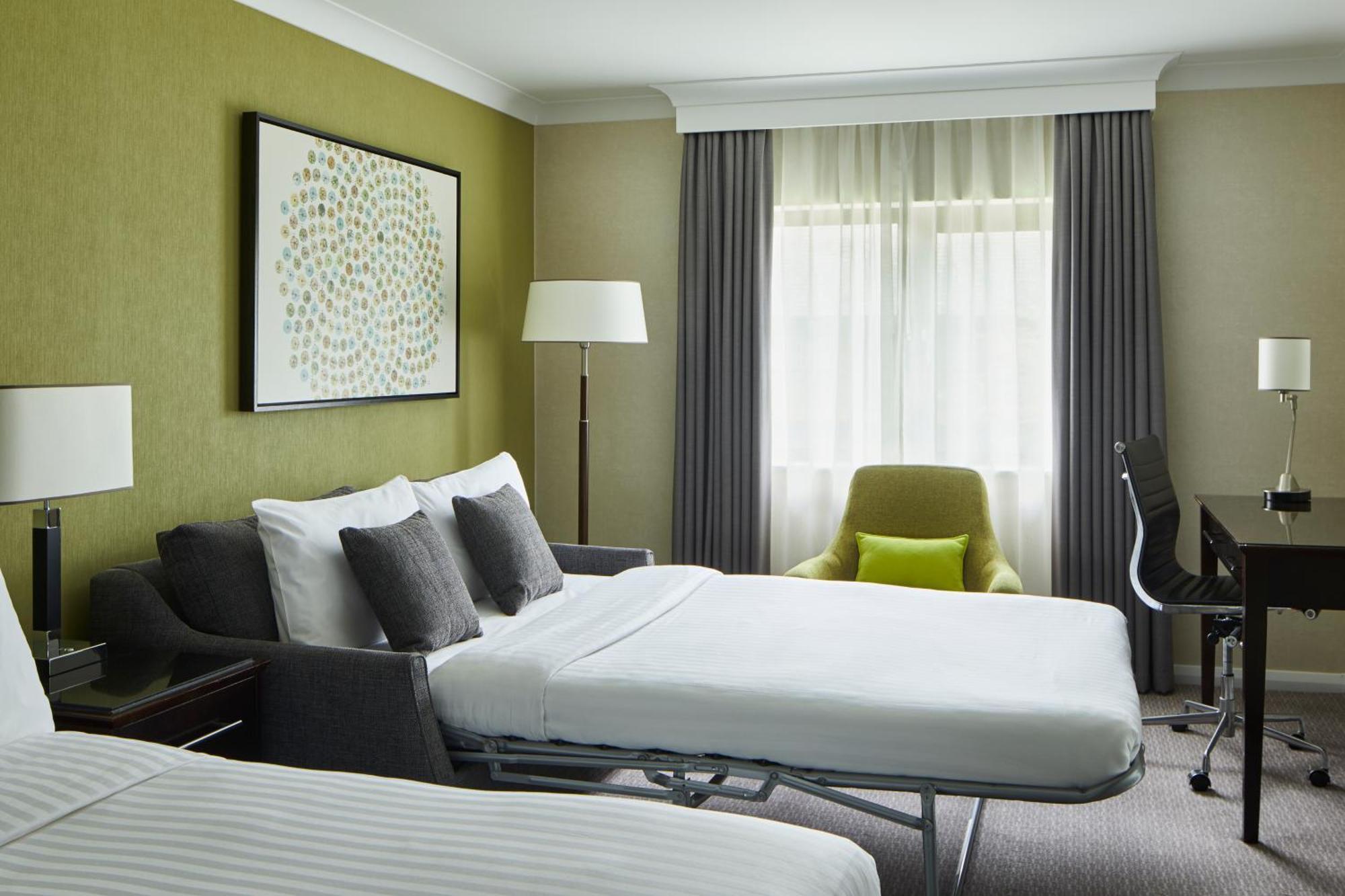 Delta Hotels By Marriott Manchester Airport Hale  Exterior foto