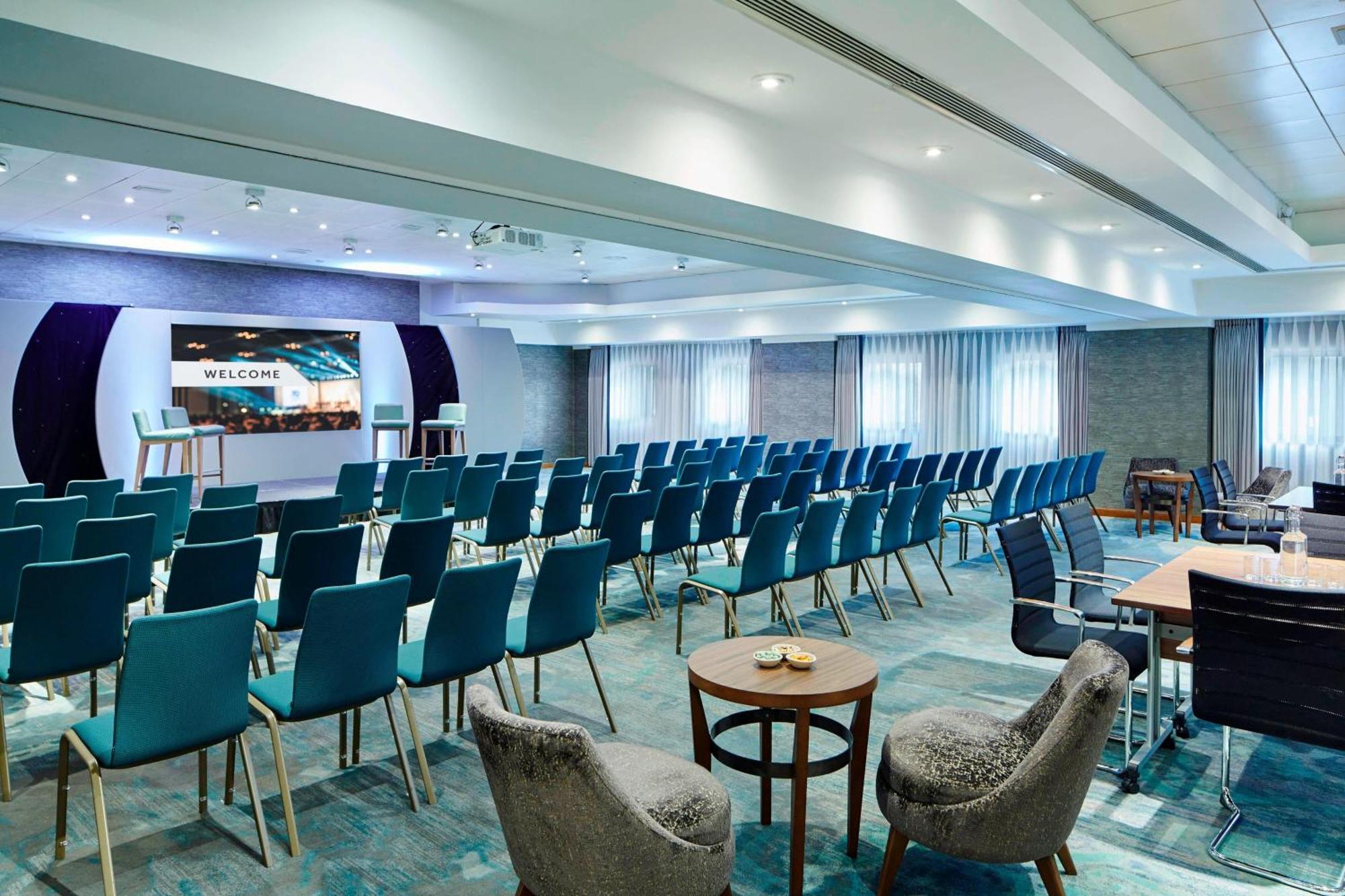 Delta Hotels By Marriott Manchester Airport Hale  Exterior foto