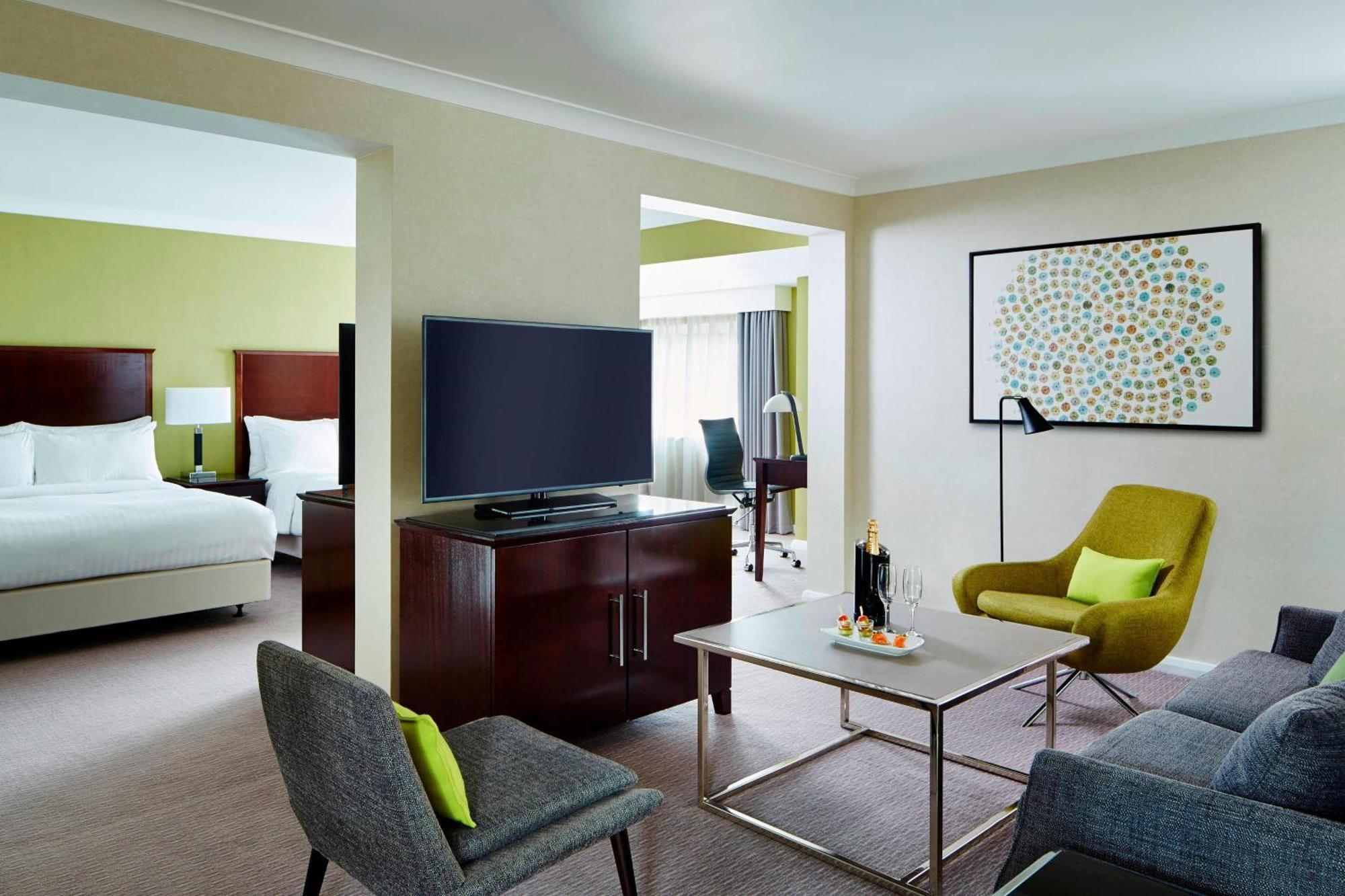 Delta Hotels By Marriott Manchester Airport Hale  Exterior foto