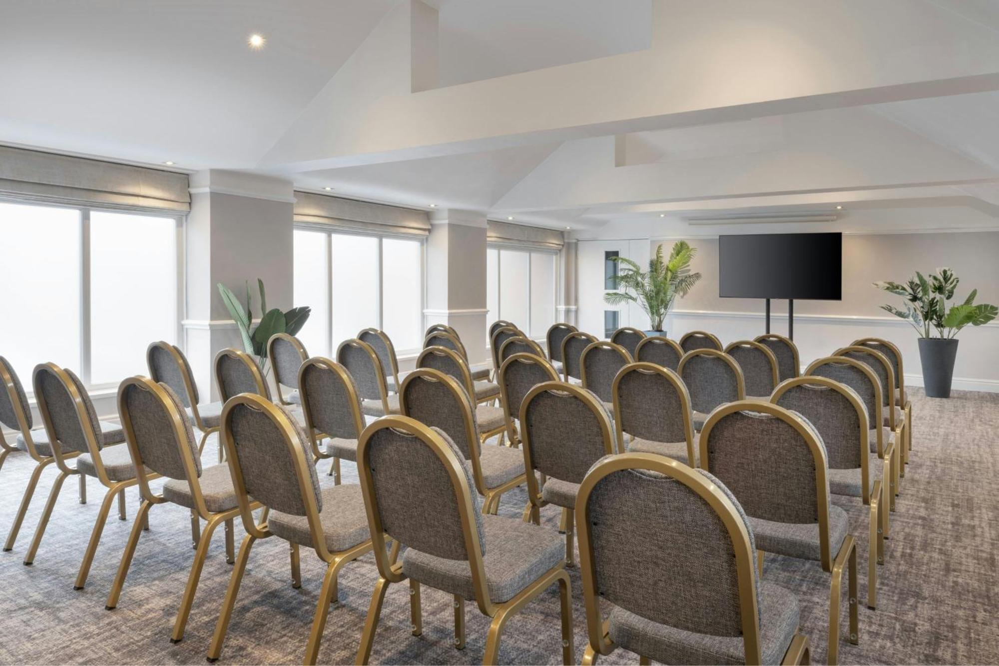 Delta Hotels By Marriott Manchester Airport Hale  Exterior foto
